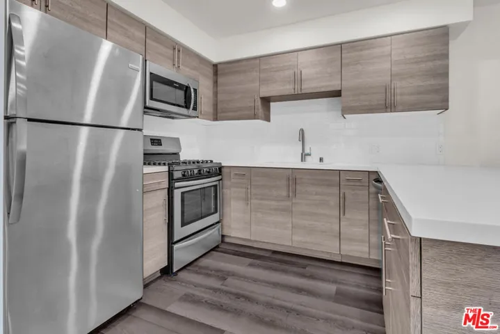 3667 Mentone Avenue 2, Los Angeles, California 90034