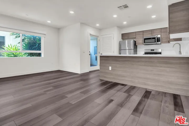 3667 Mentone Avenue 2, Los Angeles, California 90034