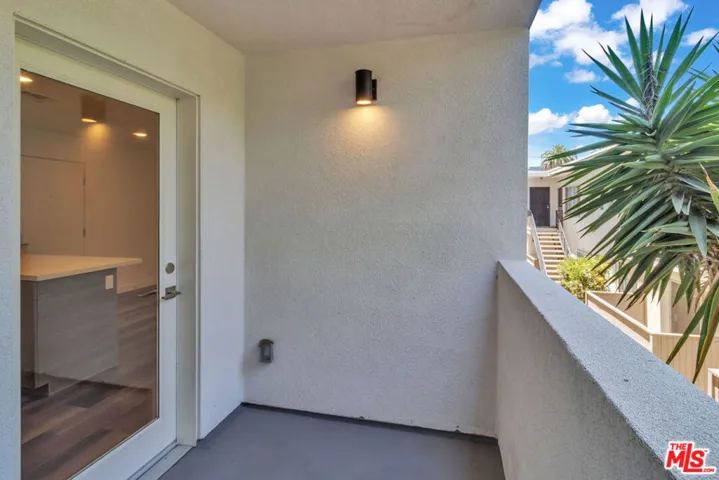 3667 Mentone Avenue 2, Los Angeles, California 90034