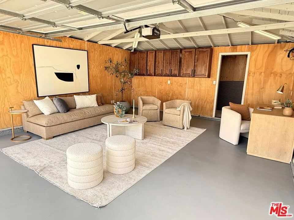 Garage / bonus room