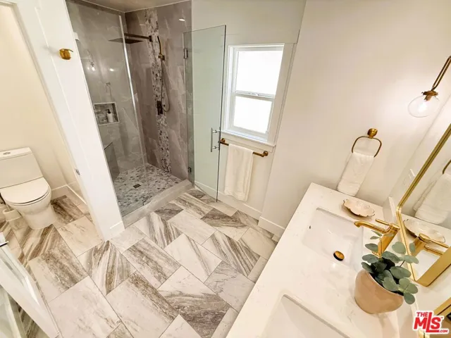 Main Suite bathroom