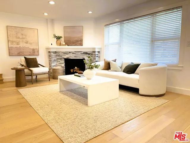 Formal Living - Entry