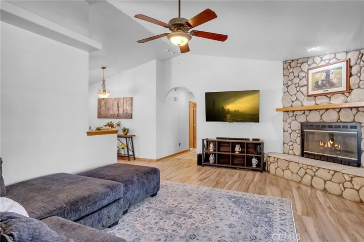 20375 Eyota, Apple Valley, California 92308