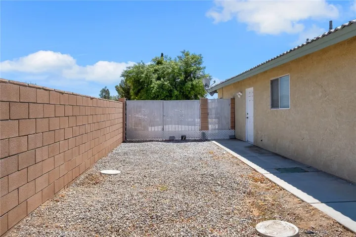 20375 Eyota, Apple Valley, California 92308