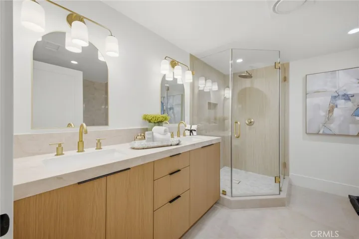 539 Vista Flora, Newport Beach, California 92660