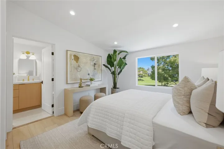 539 Vista Flora, Newport Beach, California 92660