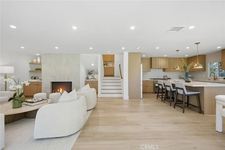 539 Vista Flora, Newport Beach, California 92660