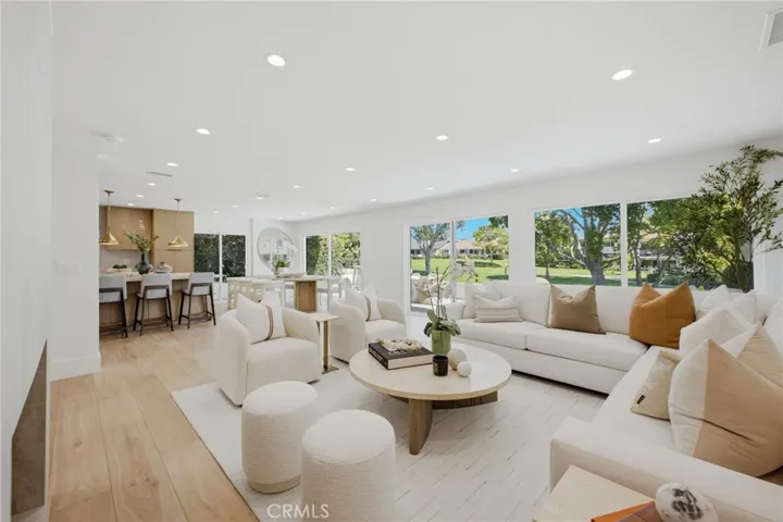 539 Vista Flora, Newport Beach, California 92660