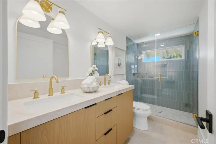 539 Vista Flora, Newport Beach, California 92660