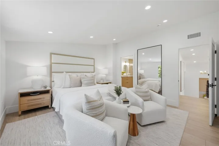 539 Vista Flora, Newport Beach, California 92660