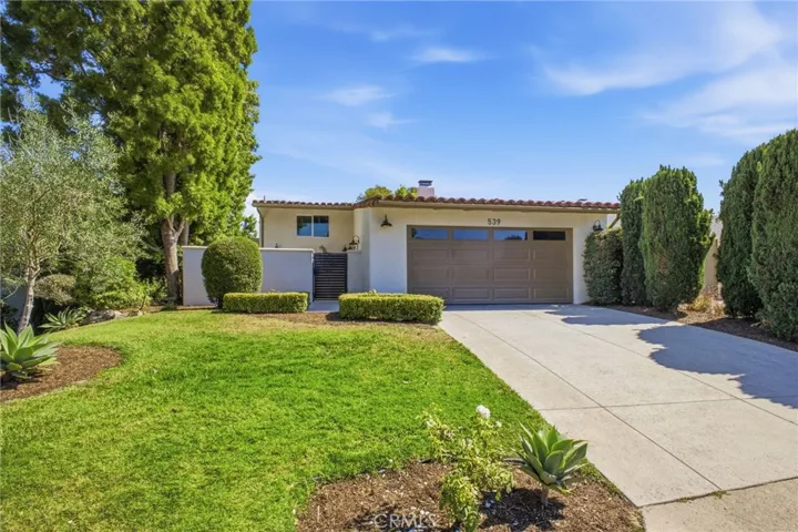 539 Vista Flora, Newport Beach, California 92660