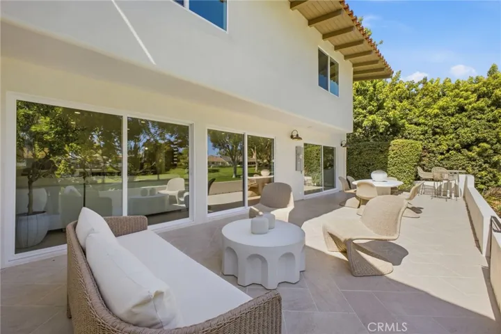 539 Vista Flora, Newport Beach, California 92660