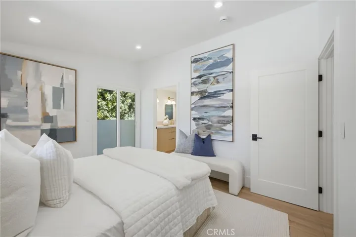 539 Vista Flora, Newport Beach, California 92660