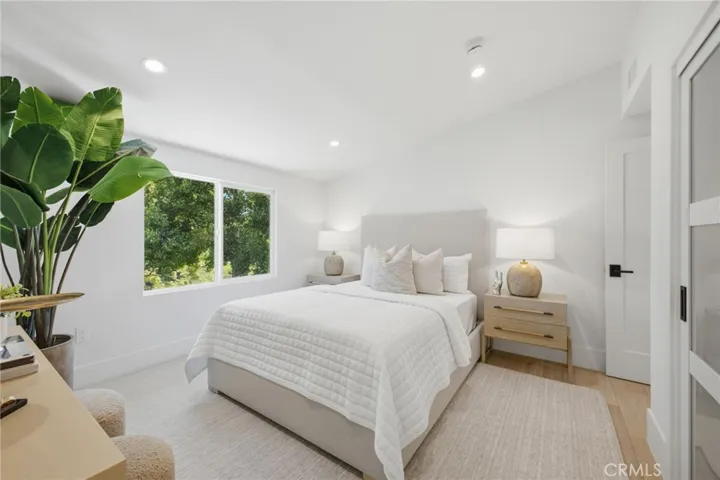 539 Vista Flora, Newport Beach, California 92660