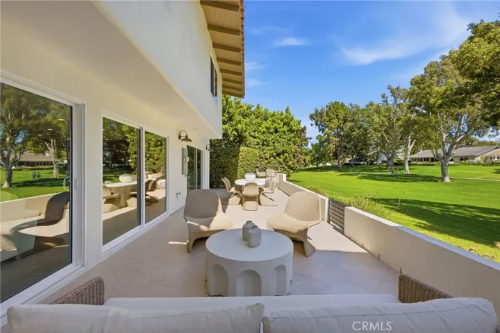 539 Vista Flora, Newport Beach, California 92660