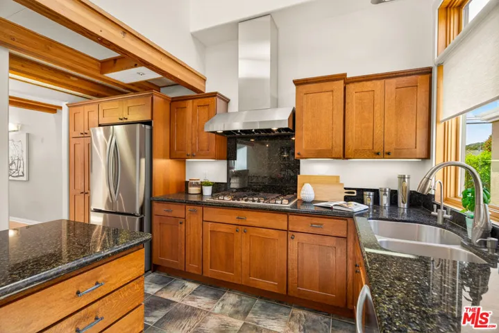 2411 4th Street 2, Santa Monica, California 90405