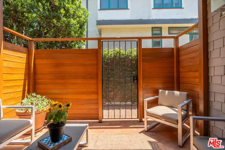 2411 4th Street 2, Santa Monica, California 90405