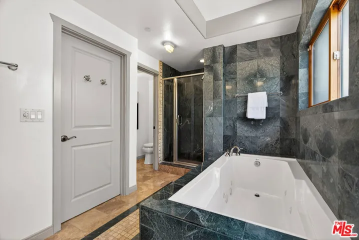 2411 4th Street 2, Santa Monica, California 90405