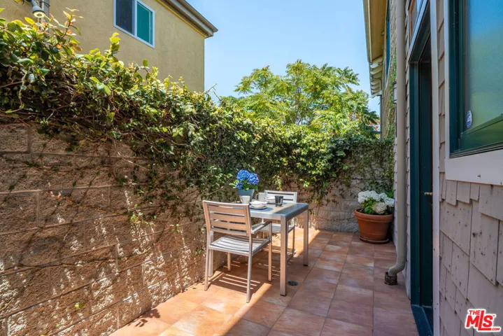 2411 4th Street 2, Santa Monica, California 90405