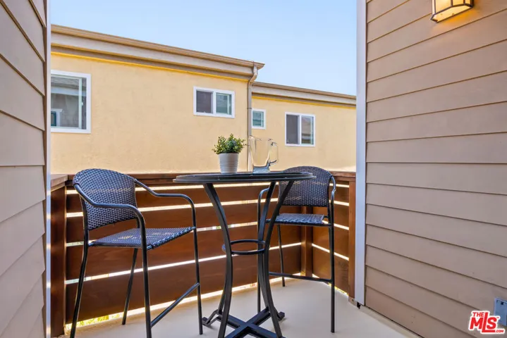 2411 4th Street 2, Santa Monica, California 90405