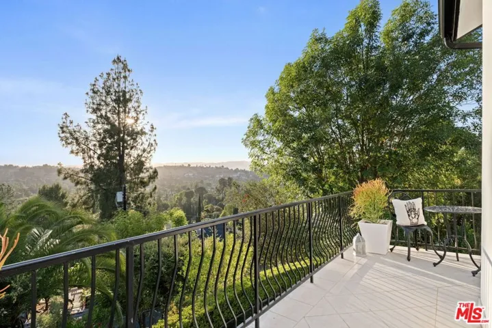 4927 Alatar Drive, Woodland Hills, California 91364