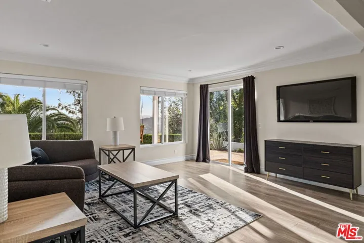 4927 Alatar Drive, Woodland Hills, California 91364