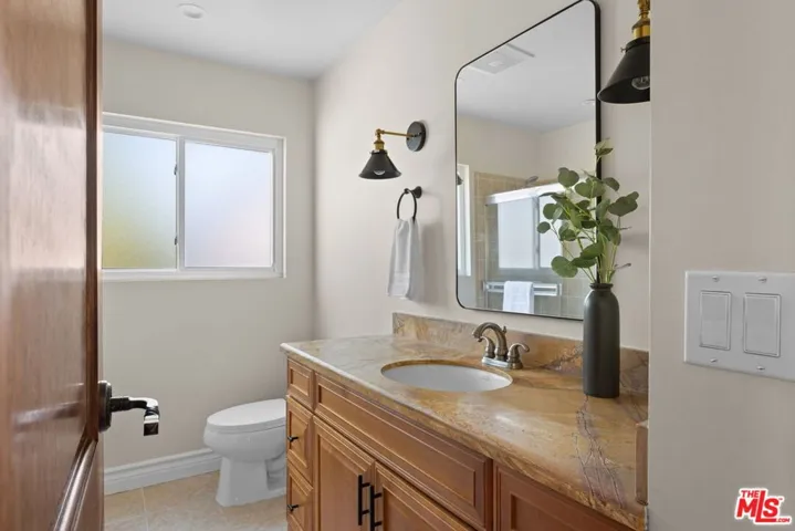 4927 Alatar Drive, Woodland Hills, California 91364