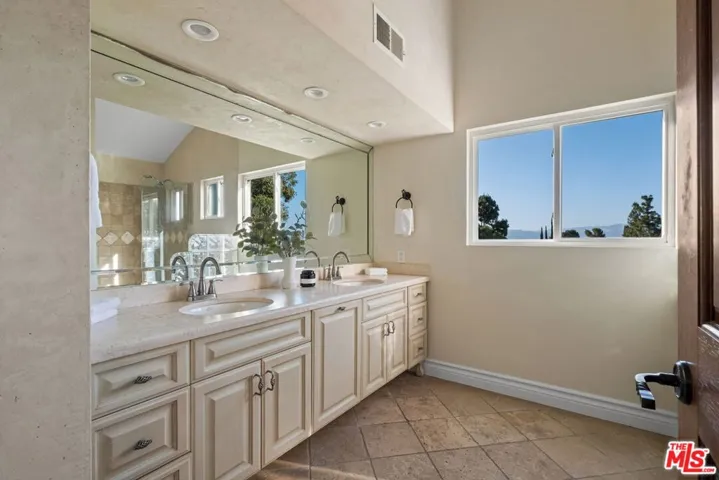 4927 Alatar Drive, Woodland Hills, California 91364