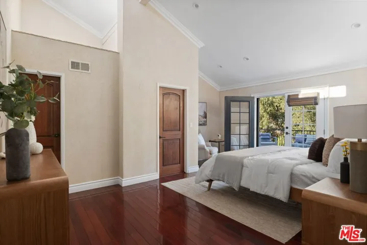 4927 Alatar Drive, Woodland Hills, California 91364