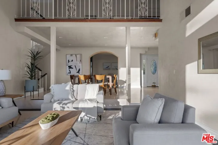 4927 Alatar Drive, Woodland Hills, California 91364