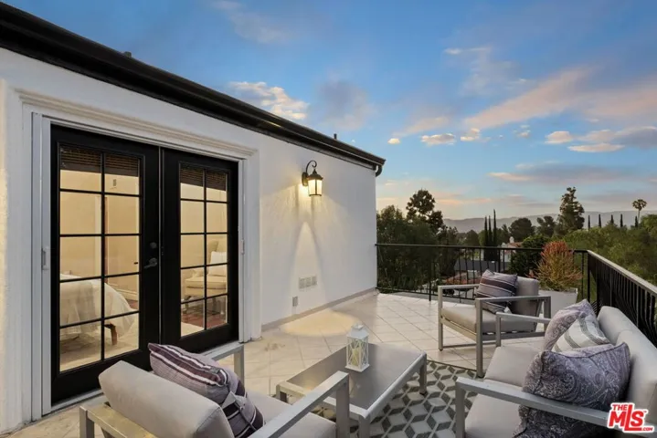 4927 Alatar Drive, Woodland Hills, California 91364