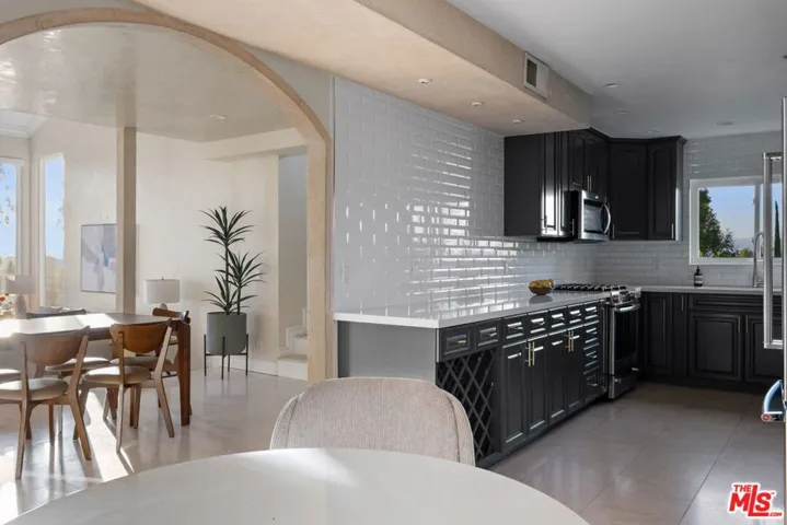 4927 Alatar Drive, Woodland Hills, California 91364