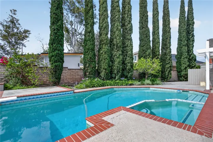 10 E Trenton, Irvine, California 92620
