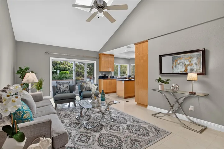 10 E Trenton, Irvine, California 92620