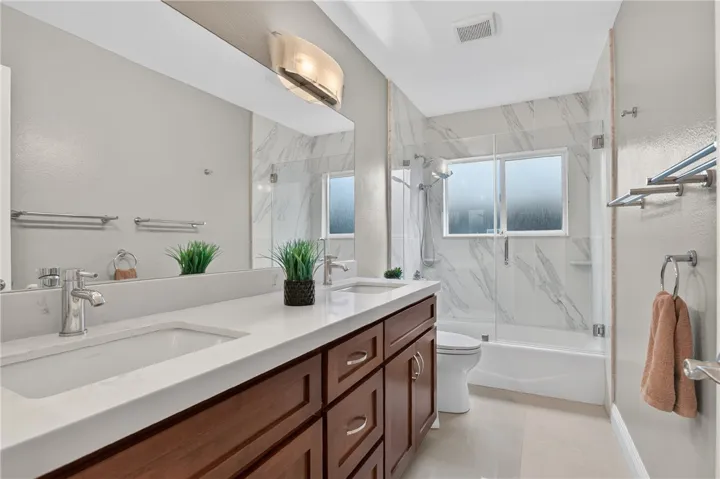 10 E Trenton, Irvine, California 92620