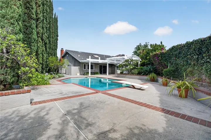 10 E Trenton, Irvine, California 92620