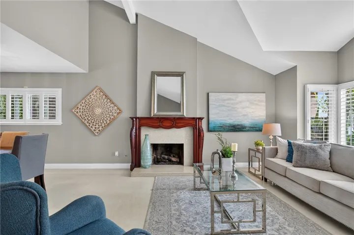 10 E Trenton, Irvine, California 92620