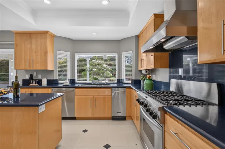 10 E Trenton, Irvine, California 92620