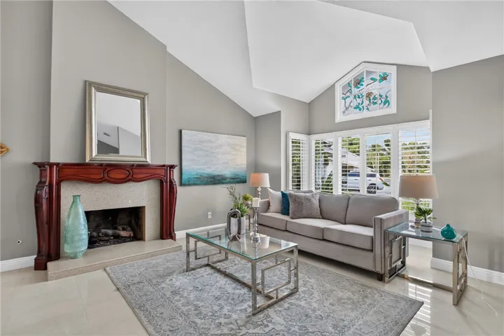 10 E Trenton, Irvine, California 92620