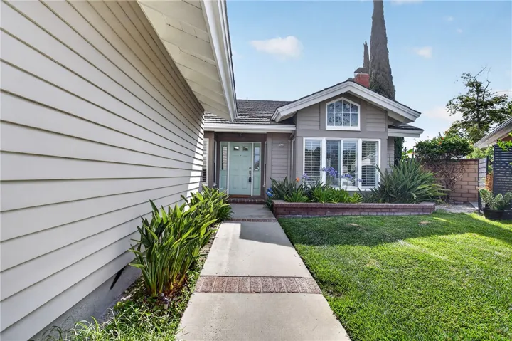 10 E Trenton, Irvine, California 92620