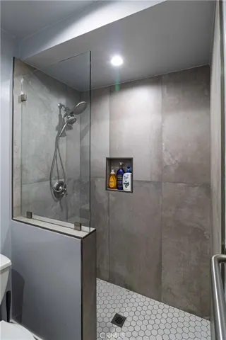 HALL WAY BATHROOM.