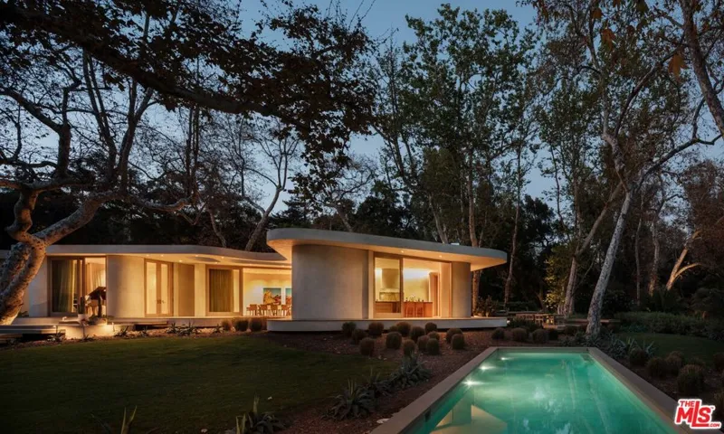 800 Brooktree Road, Pacific Palisades, California 90272