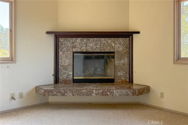 Fireplace with gas starter