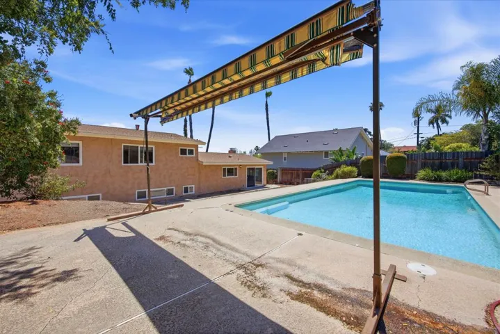 Swimming Pool/Hot Tub/Sauna