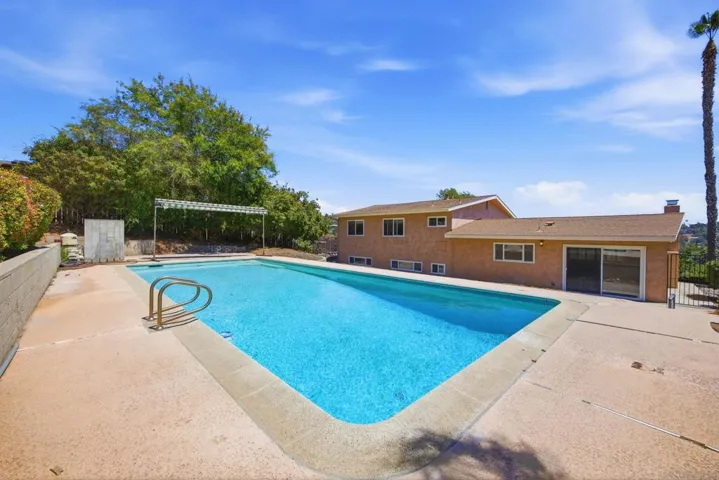 Swimming Pool/Hot Tub/Sauna