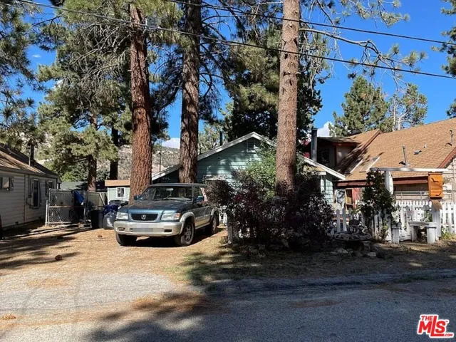 813 E Mountain View Boulevard, Big Bear City, California 92314