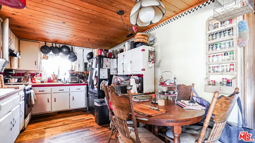 813 E Mountain View Boulevard, Big Bear City, California 92314 — photo 5
