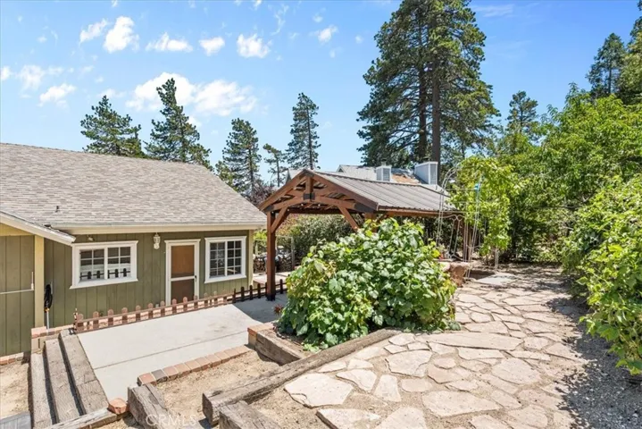 298 Weisshorn, Crestline, California 92325