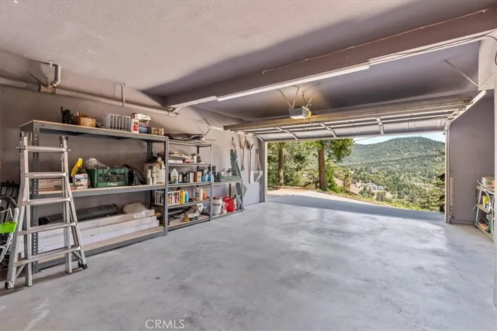 298 Weisshorn, Crestline, California 92325