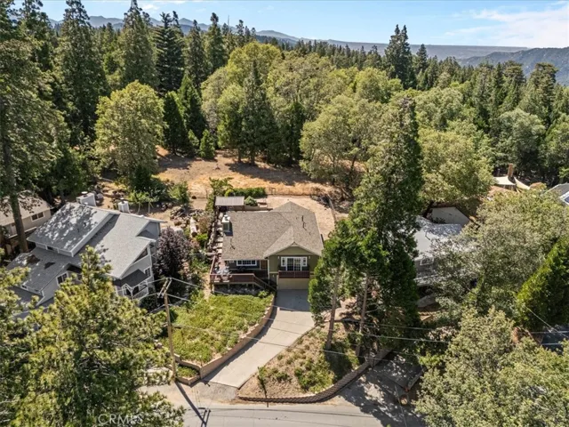 298 Weisshorn, Crestline, California 92325